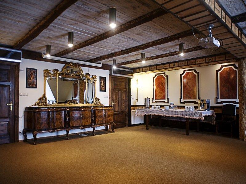 Dwor Chotynia Hotel Buitenkant foto